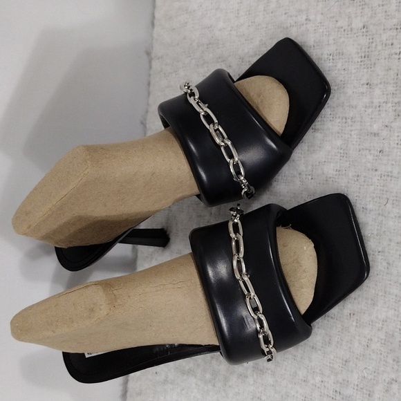 NWOB Cape Robbin Remember Your Comfort Black Ruthie Heels size 11 - Picture 1 of 13